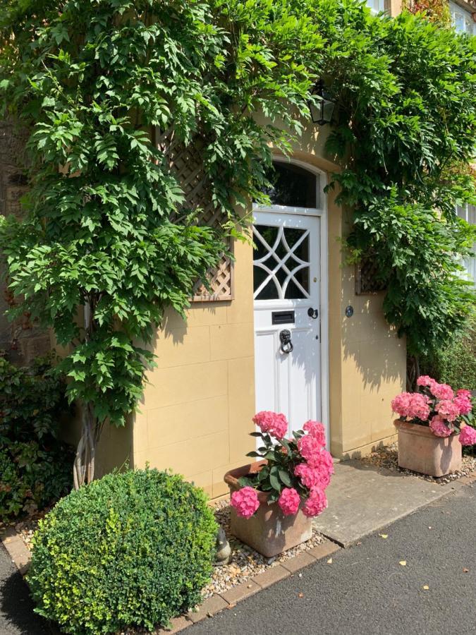 Dalton House Bed And Breakfast Bagian luar foto